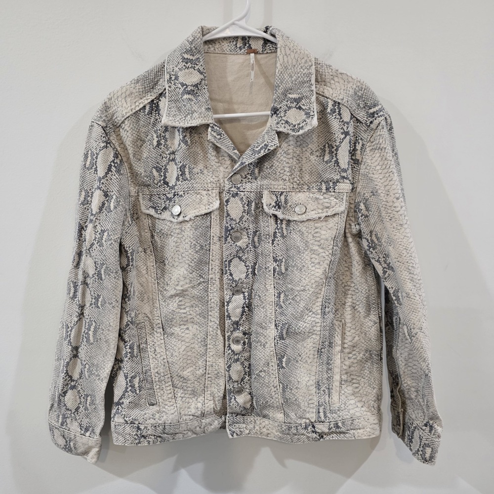 Free People Womens Snakeskin Print Jean Jacket Small Western Indie Boho Edgy‎